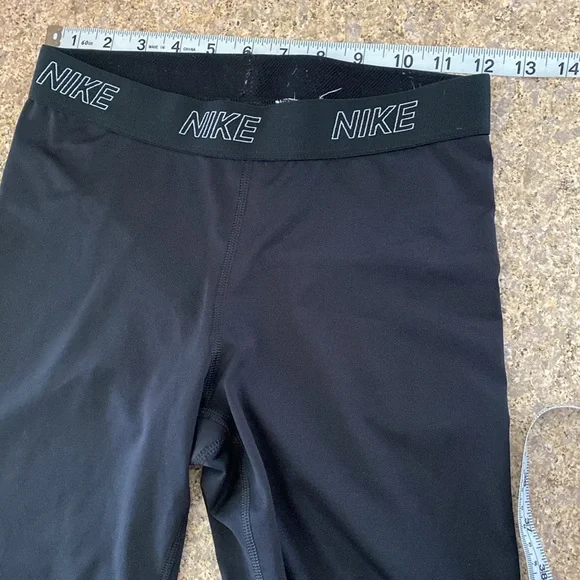 Nike Black Active Capri Crop Leggings Tights Medium - Picture 4 of 15